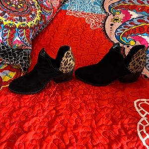 Boutique by Corkys Ankle Boots Size 8 Black with Leopard Print